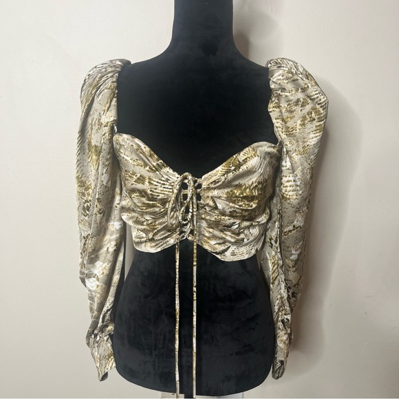 MABLE Women’s Green Snake Print‎ Long Sleeve Lace Front Cropped Blouse Sz M NWT - Picture 1 of 8